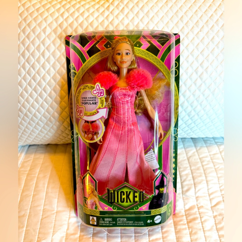 Singing Glinda doll